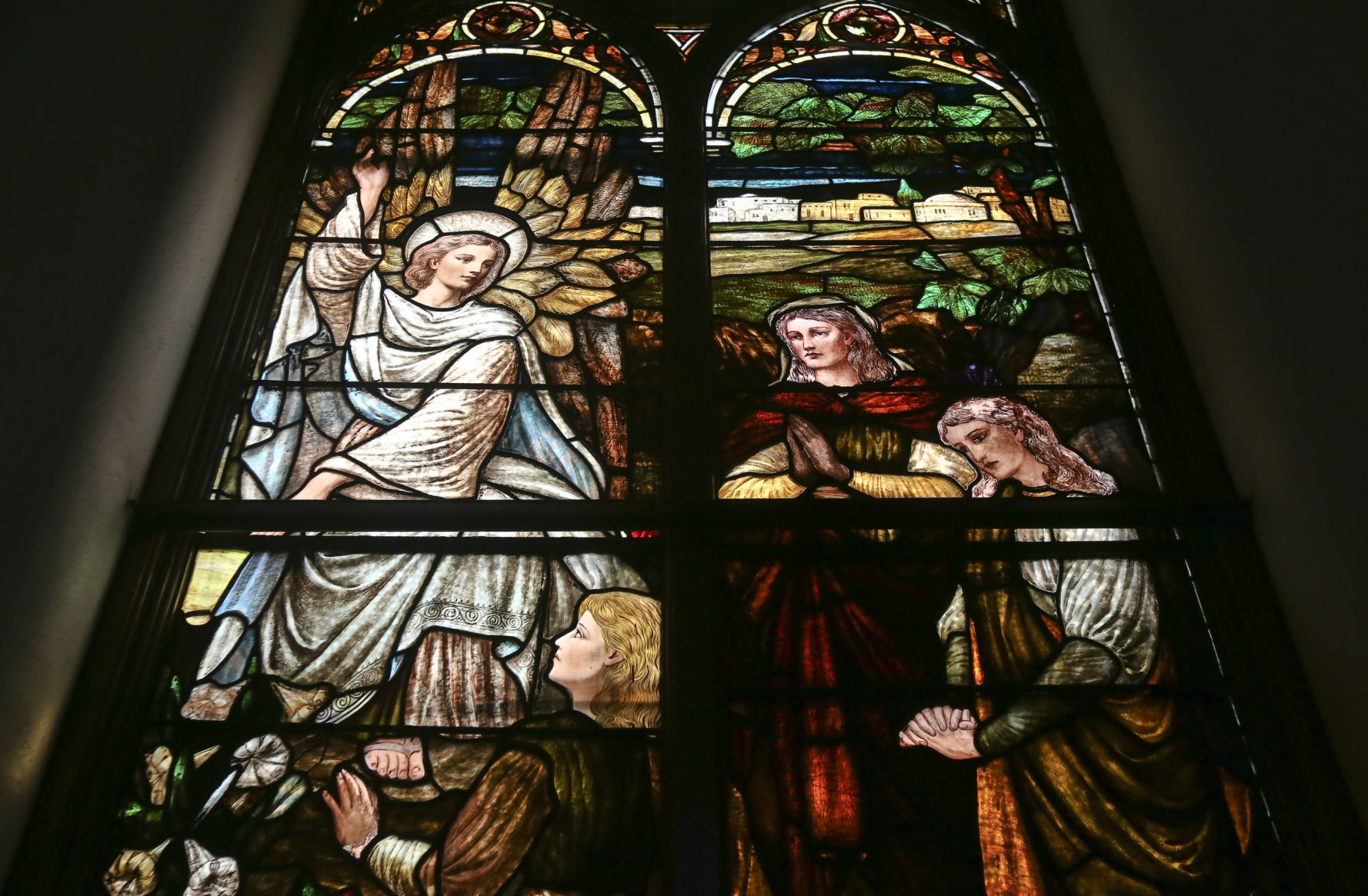 St Johns Stainglass 20 08.01.18.JPG